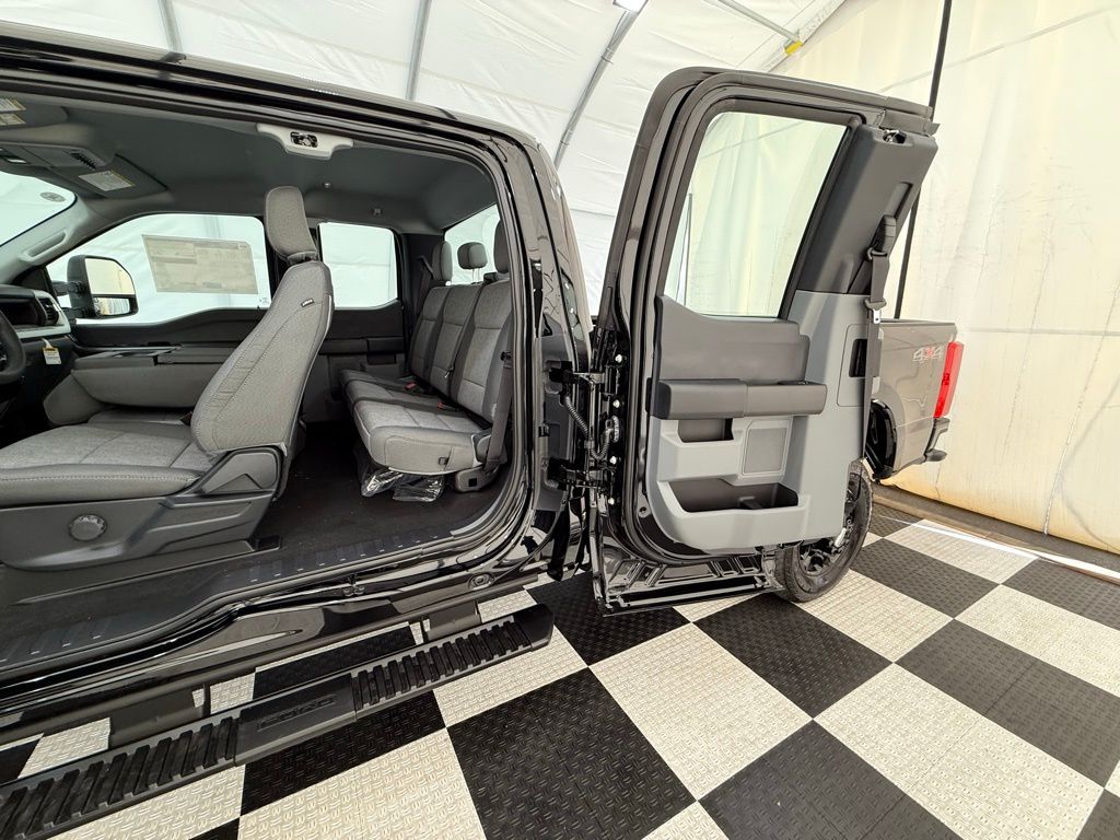 2026 Ford F-350 Super Duty XL - Photo 14