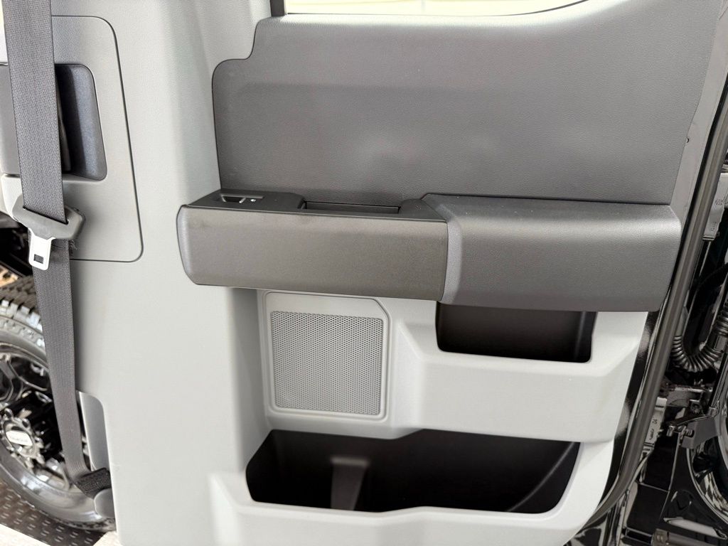 2026 Ford F-350 Super Duty XL - Photo 24