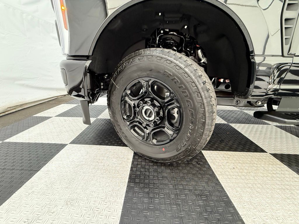 2026 Ford F-350 Super Duty XL - Photo 9