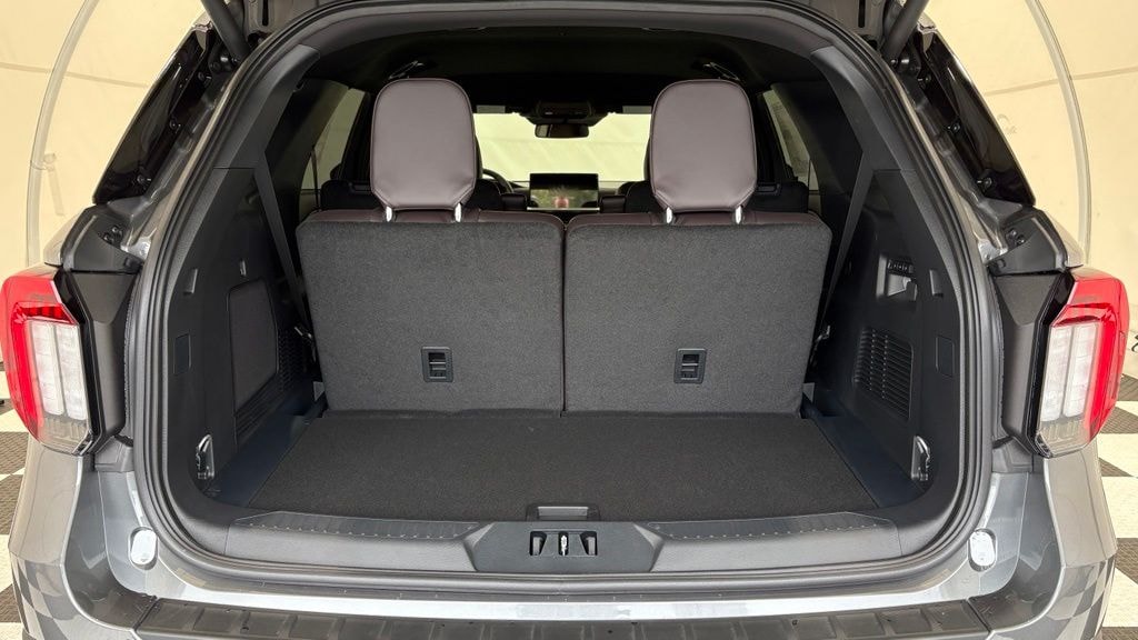 New 2027 Ford Explorer Platinum SUV