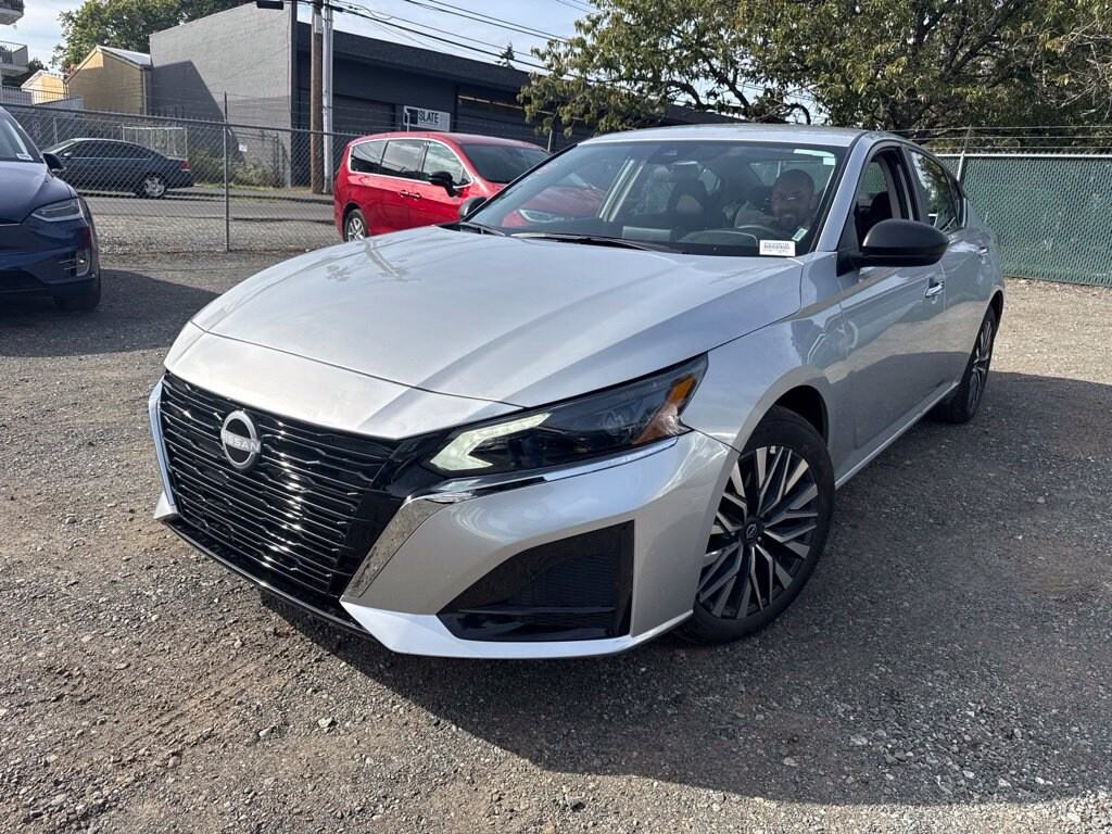 Used 2025 Nissan Altima 2.5 SV Sedan