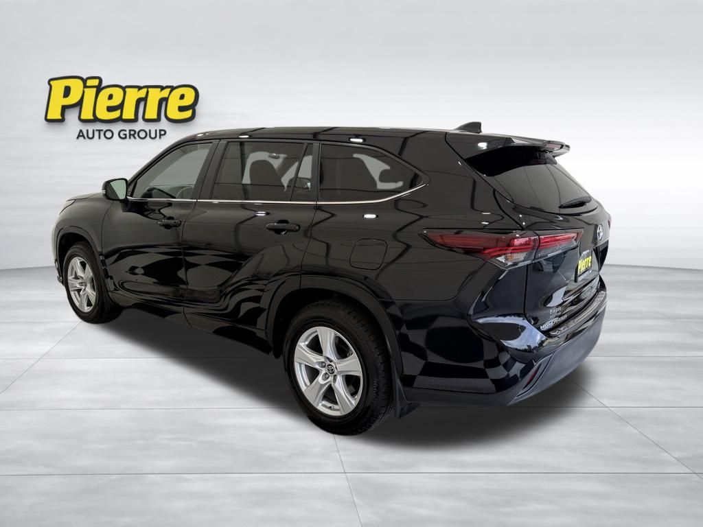 Used 2024 Toyota Highlander LE SUV