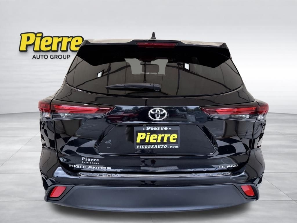Used 2024 Toyota Highlander LE SUV