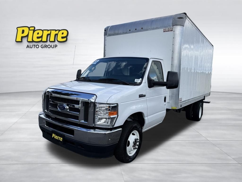 Used 2022 Ford E-450SD Base DRW Truck