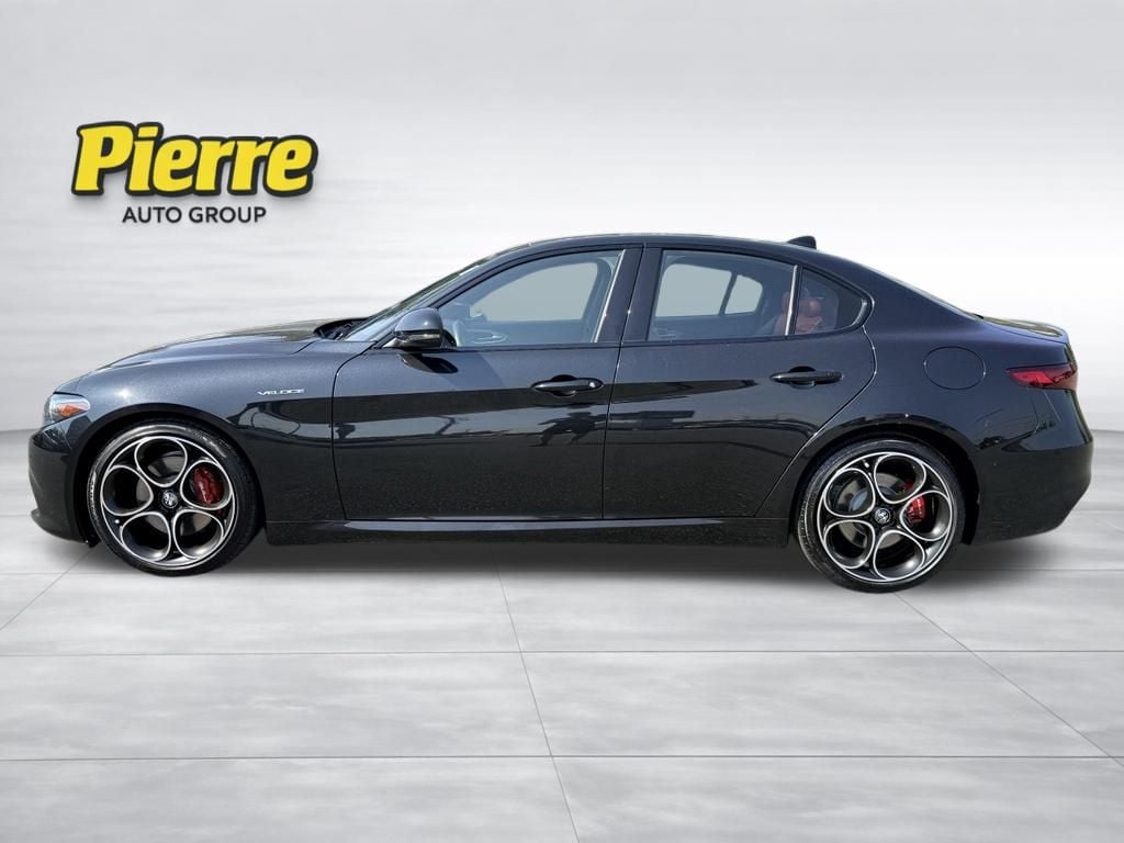 Used 2022 Alfa Romeo Giulia Veloce Sedan