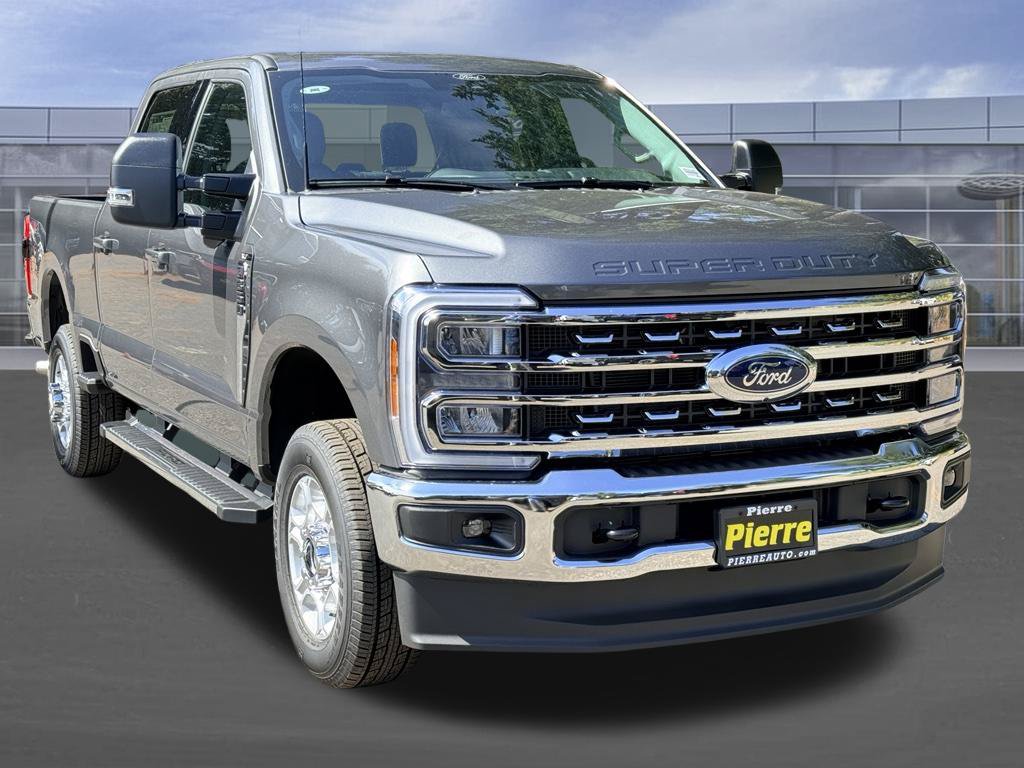 New 2026 Ford F-350 XLT Truck Crew Cab