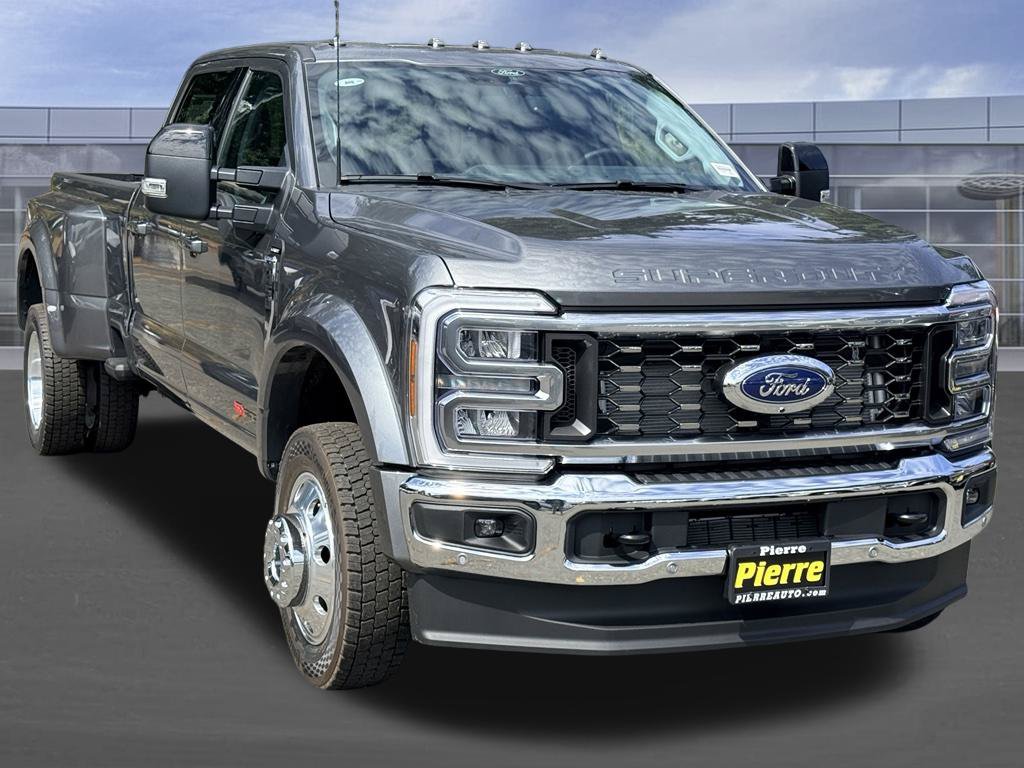 New 2026 Ford F-450 Lariat DRW Truck Crew Cab