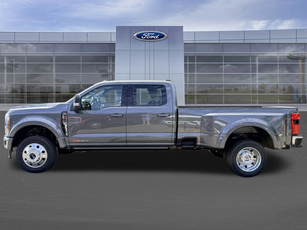 New 2026 Ford F-450 Lariat DRW Truck Crew Cab