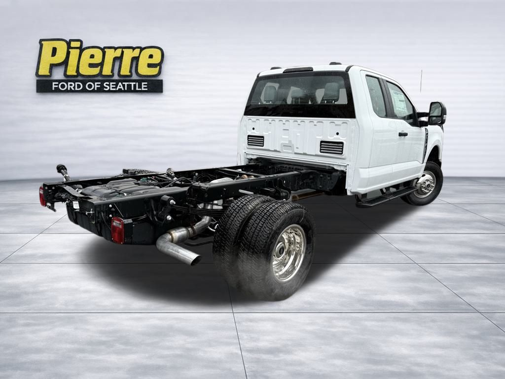 New 2025 Ford F-350 Chassis XL DRW Truck Super Cab