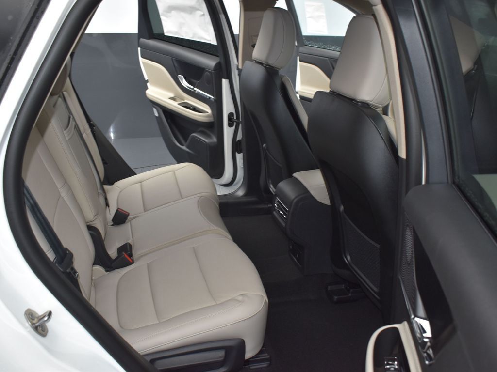2025 Lincoln Corsair Grand Touring - Photo 13