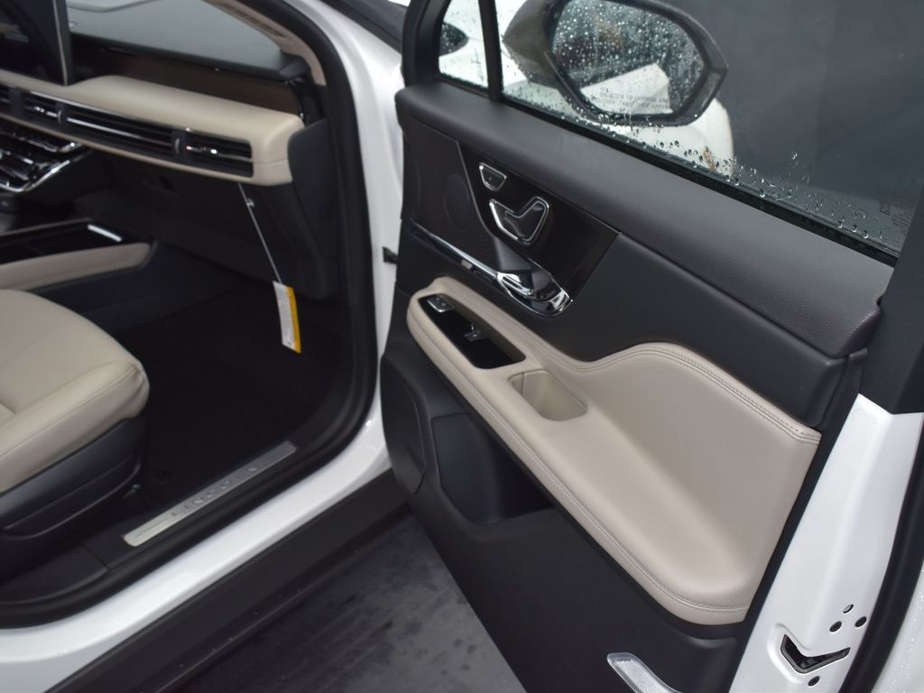 2025 Lincoln Corsair Grand Touring - Photo 16