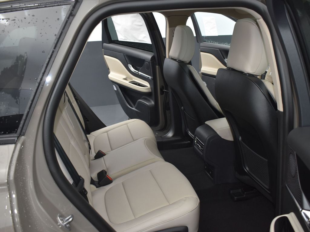 2025 Lincoln Corsair Grand Touring - Photo 14