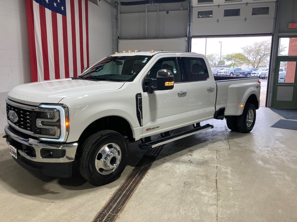 New 2027 Ford F-350SD Lariat Truck