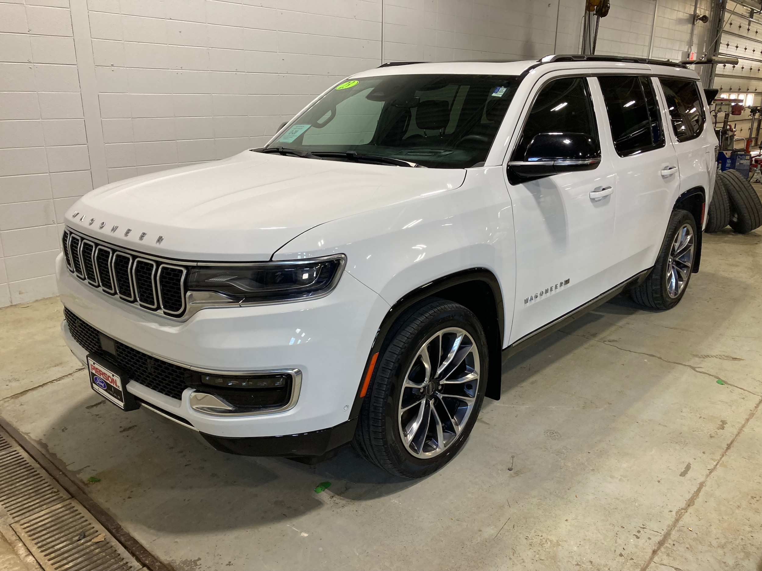 2023 Jeep Wagoneer