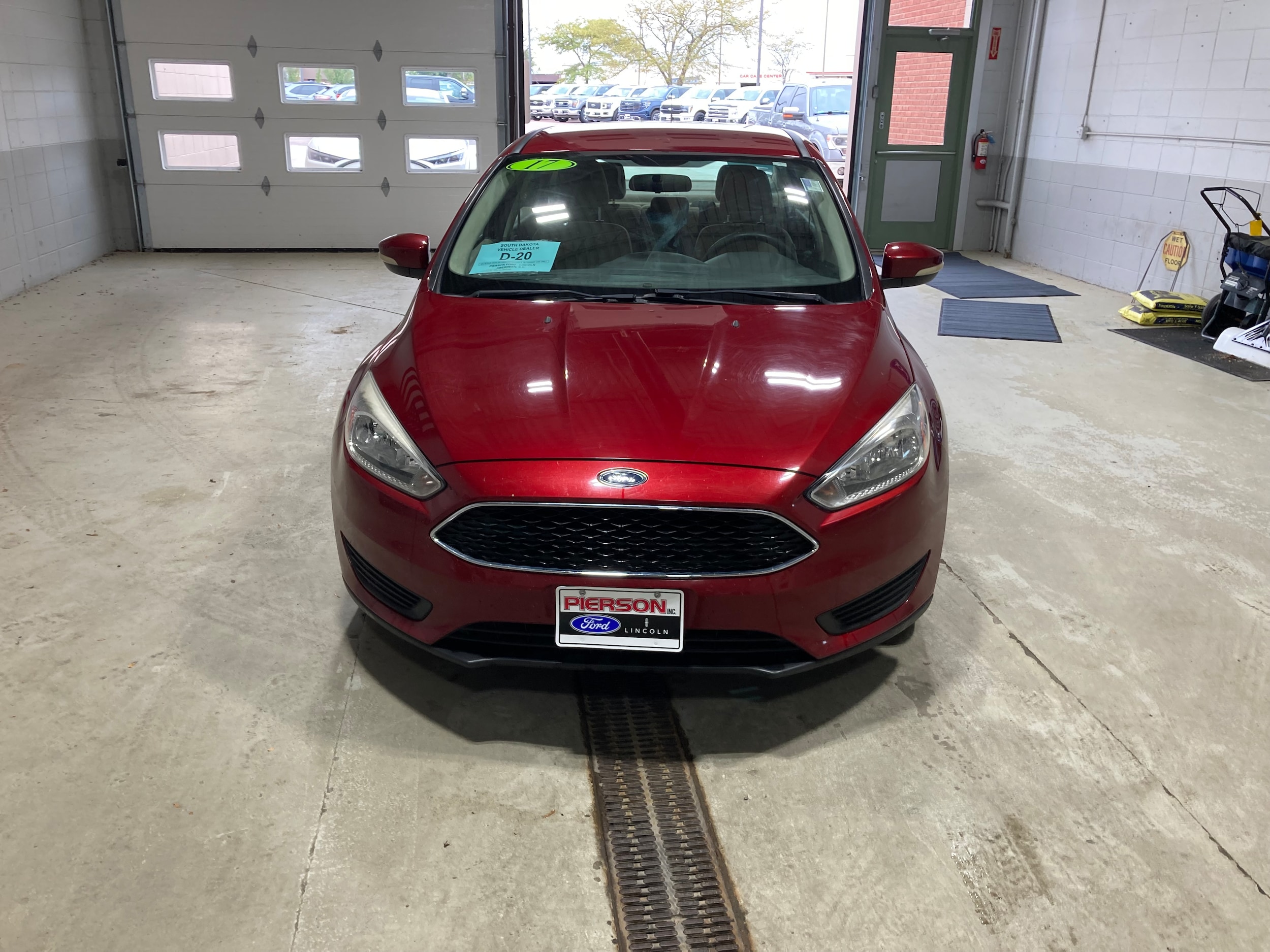 Used 2017 Ford Focus SE with VIN 1FADP3F29HL319341 for sale in Aberdeen, SD
