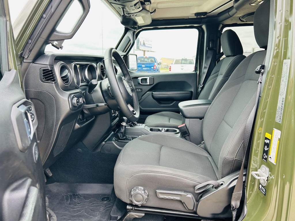 Certified 2023 Jeep Gladiator Willys Truck