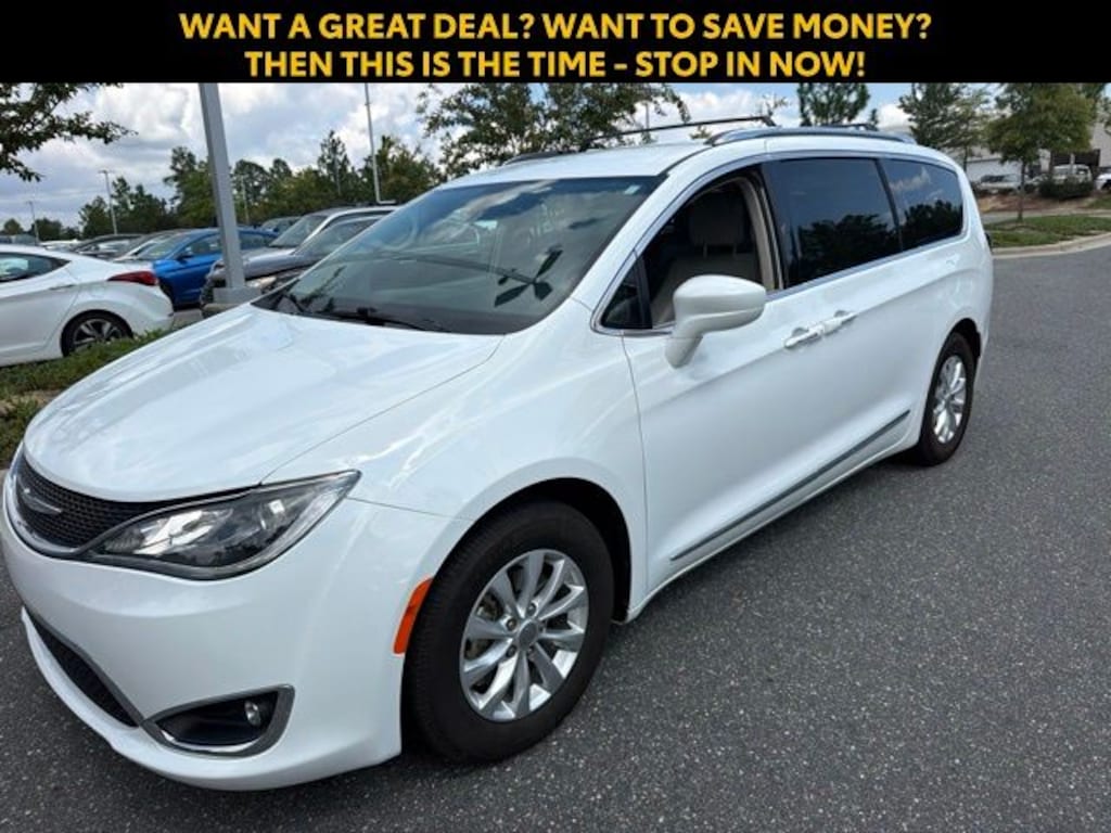 Used 2018 Chrysler Pacifica Touring L Van