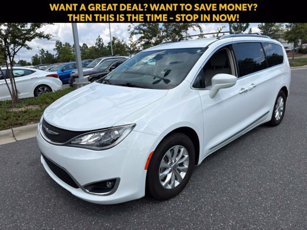 Used 2018 Chrysler Pacifica Touring L Van