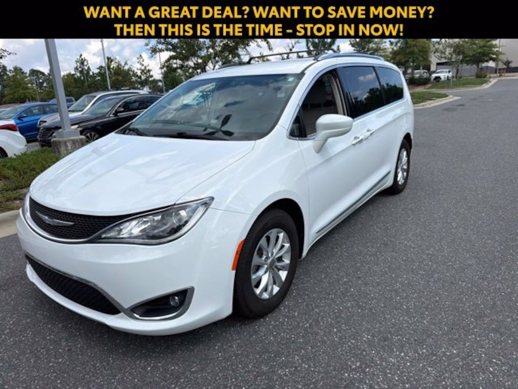 Used 2018 Chrysler Pacifica Touring L Van