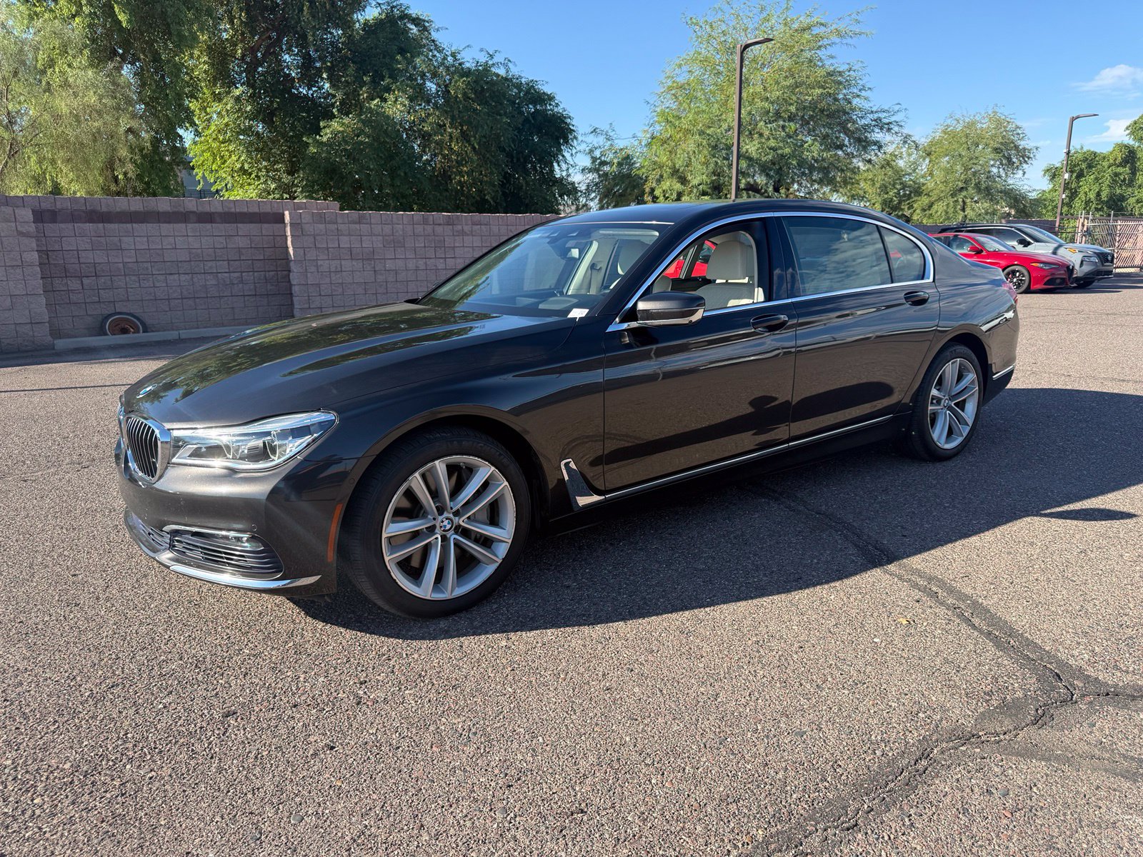  BMW 750i