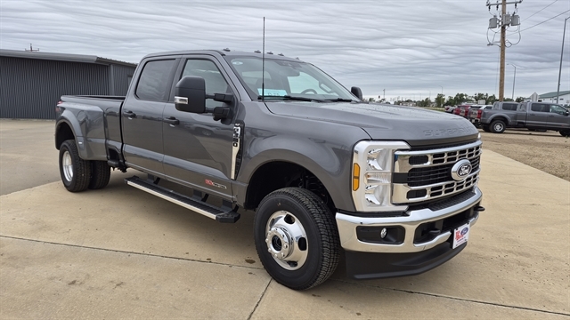 New 2027 Ford Super Duty F-350® XLT TRUCK