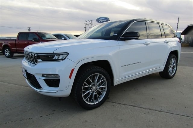 2022 Jeep Grand Cherokee Summit