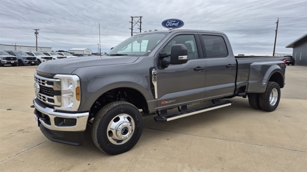 New 2027 Ford Super Duty F-350® XLT TRUCK