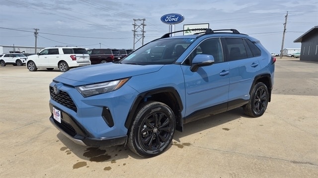 2024 Toyota RAV4 SE