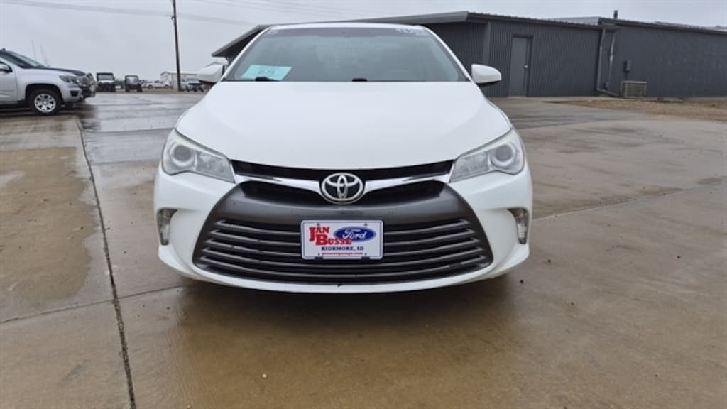 Used 2015 Toyota Camry LE Sedan