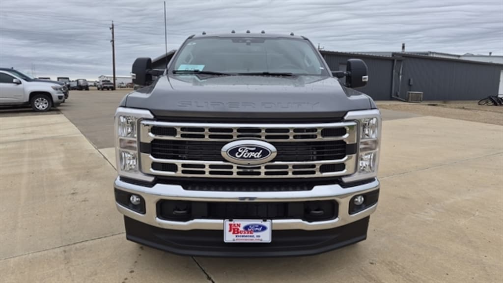 New 2027 Ford Super Duty F-350® XLT TRUCK