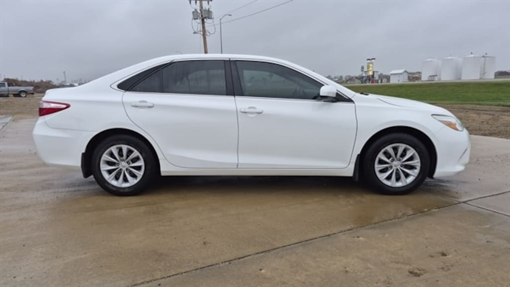 Used 2015 Toyota Camry LE Sedan