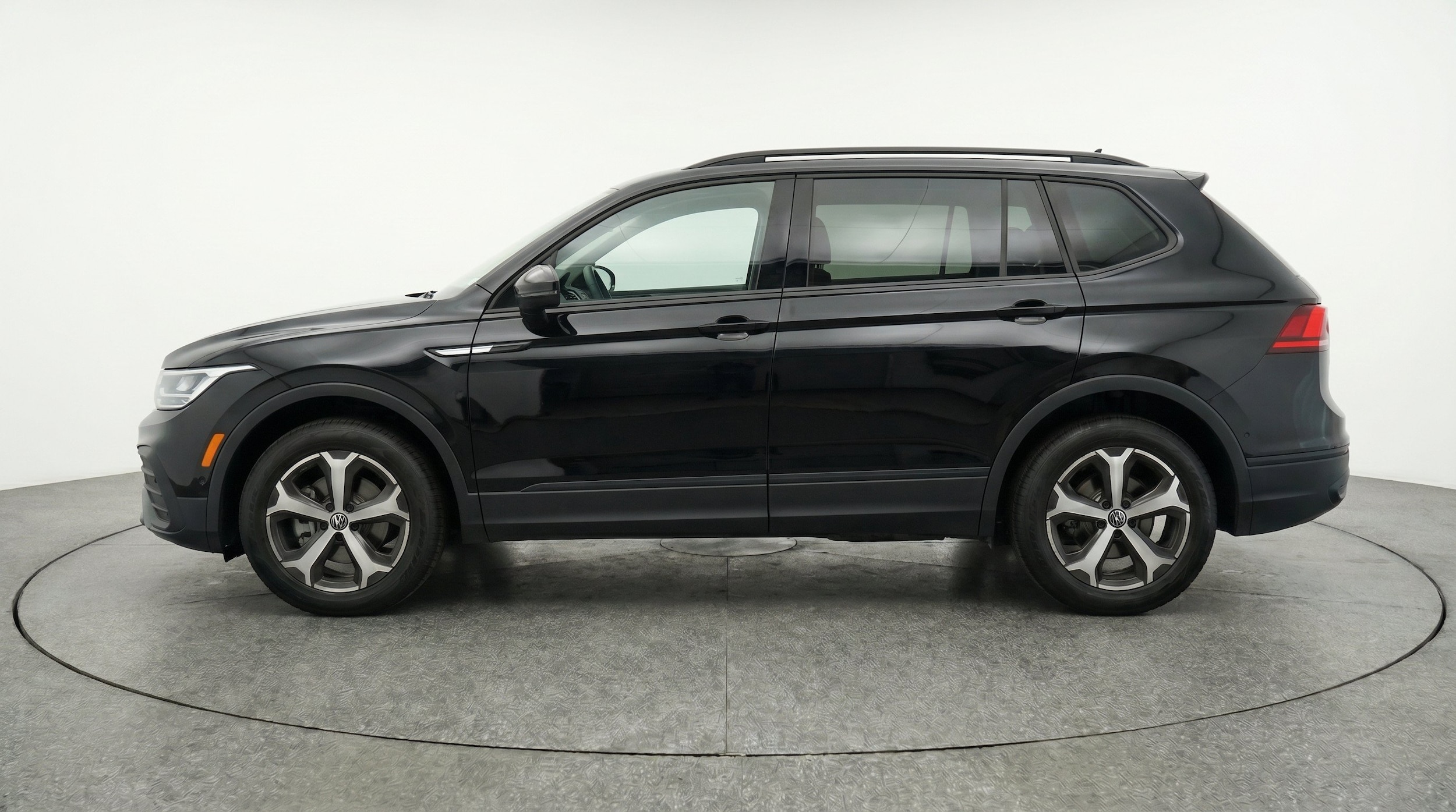 Thumbnail: 2026 Volkswagen Tiguan - 5