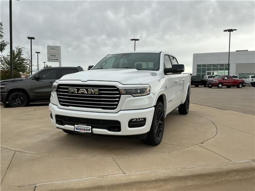 New 2026 Ram 1500 LARAMIE CREW CAB 4X4 5'7 BOX Pickup