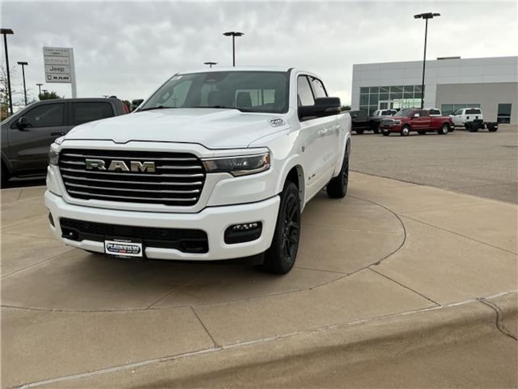 New 2026 Ram 1500 LARAMIE CREW CAB 4X4 5'7 BOX Pickup