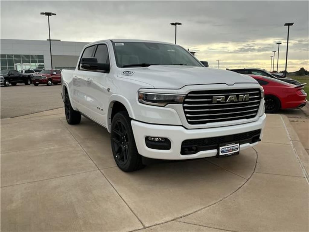 New 2026 Ram 1500 LARAMIE CREW CAB 4X4 5'7 BOX Pickup