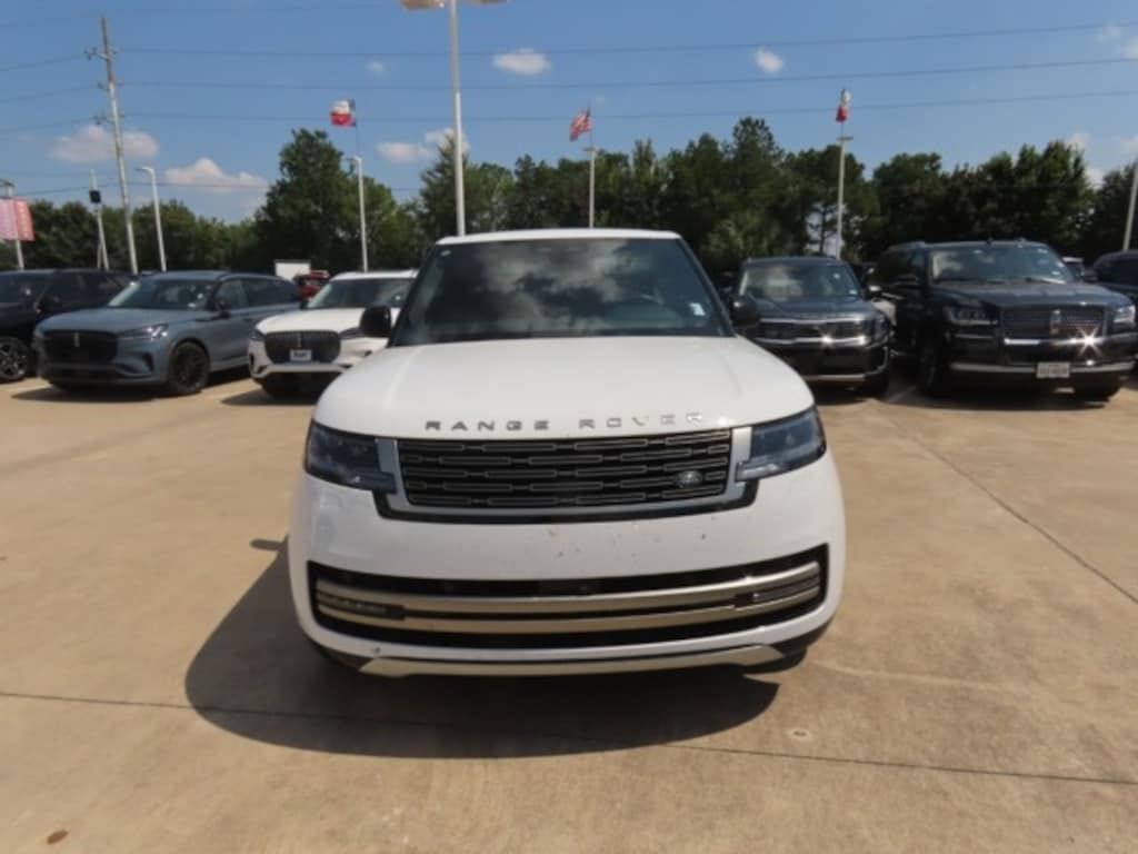 Used 2024 Land Rover Range Rover P400 SE SWB SUV