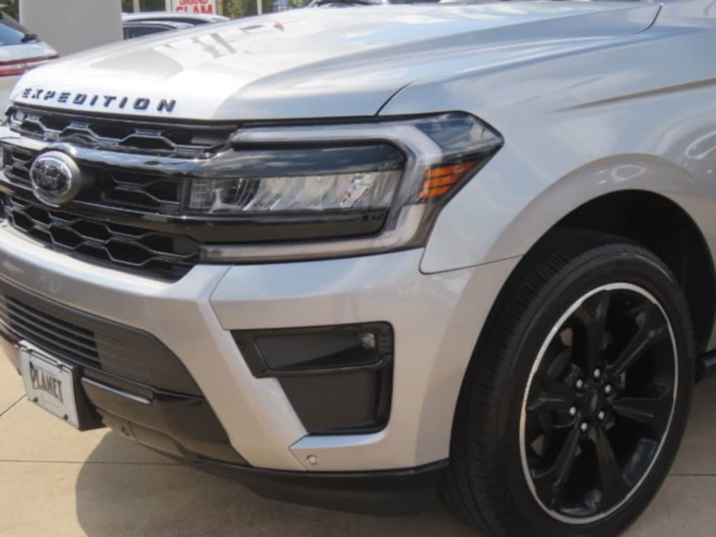 Used 2024 Ford Expedition Limited 4x2 SUV