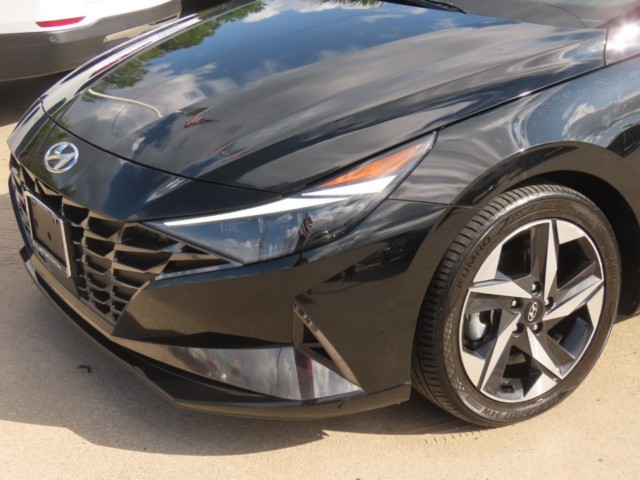 Used 2023 Hyundai Elantra Limited IVT Car