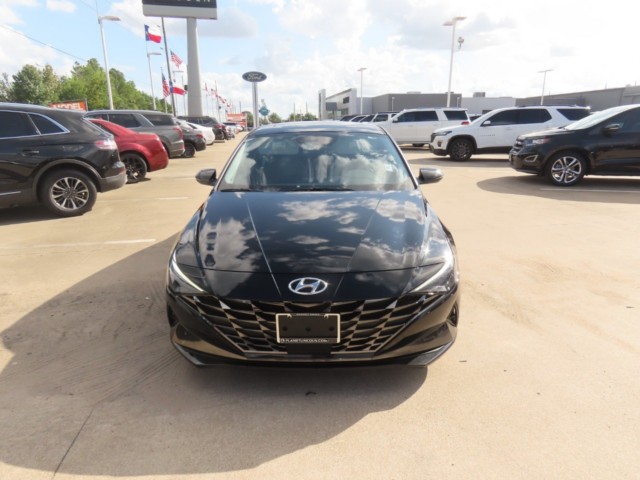 Used 2023 Hyundai Elantra Limited IVT Car