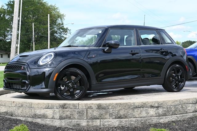 2024 MINI Hardtop 4 Door