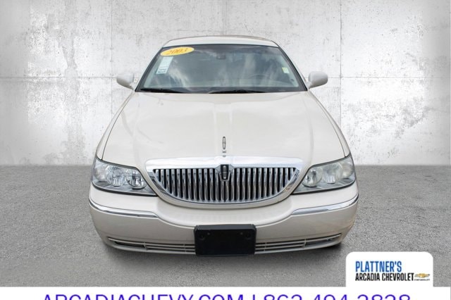 2003 Lincoln Town Car