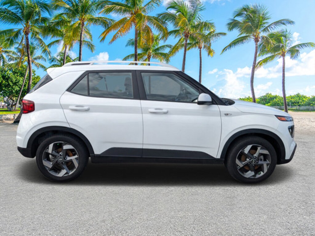 Used 2023 Hyundai Venue SEL SUV
