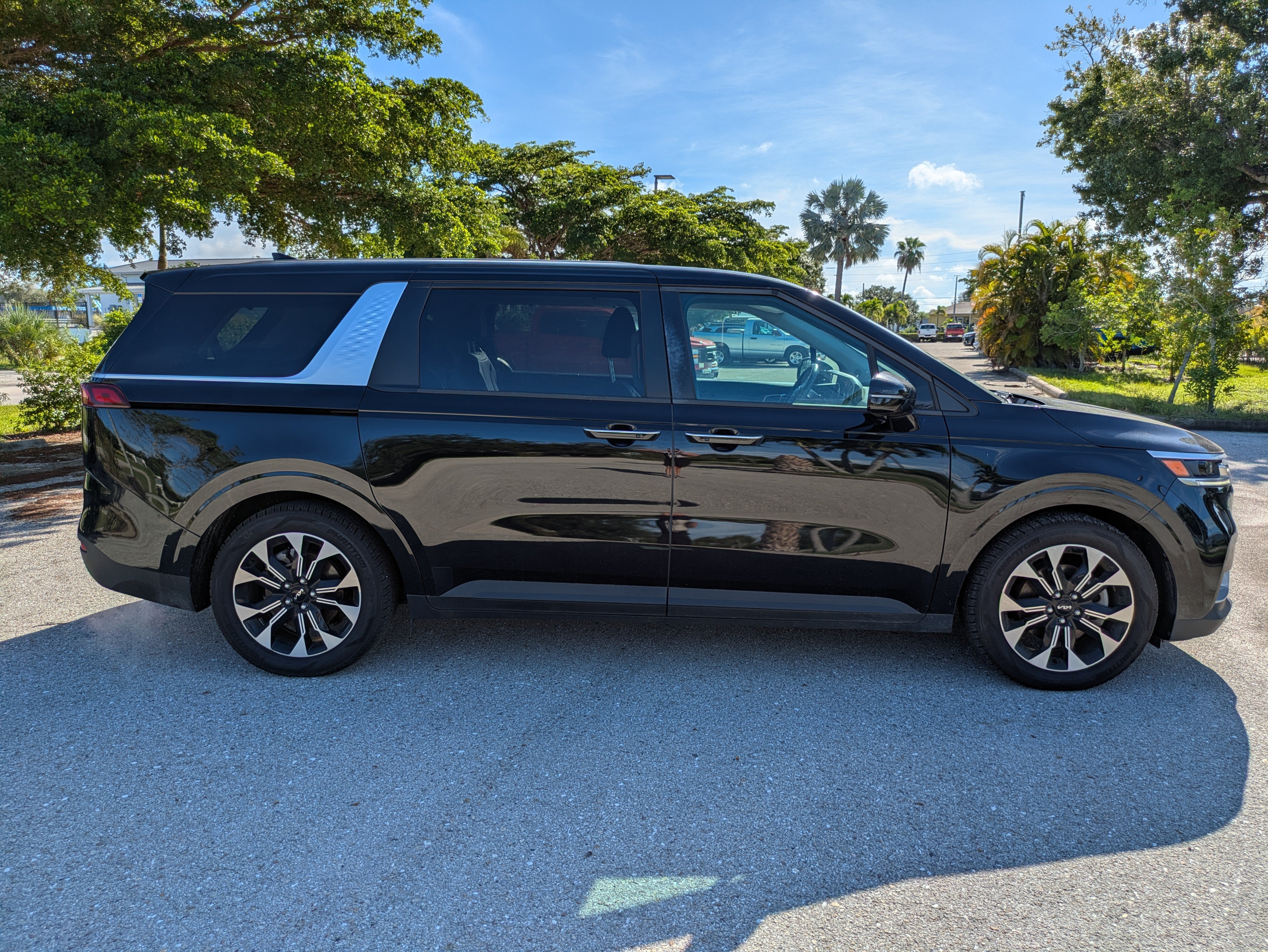 Used 2024 Kia Carnival EX EX FWD
