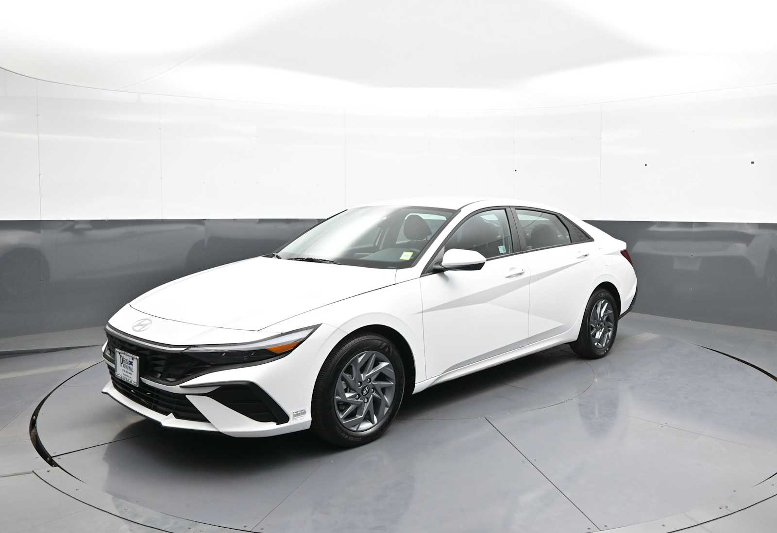 Used 2024 Hyundai Elantra SEL IVT
