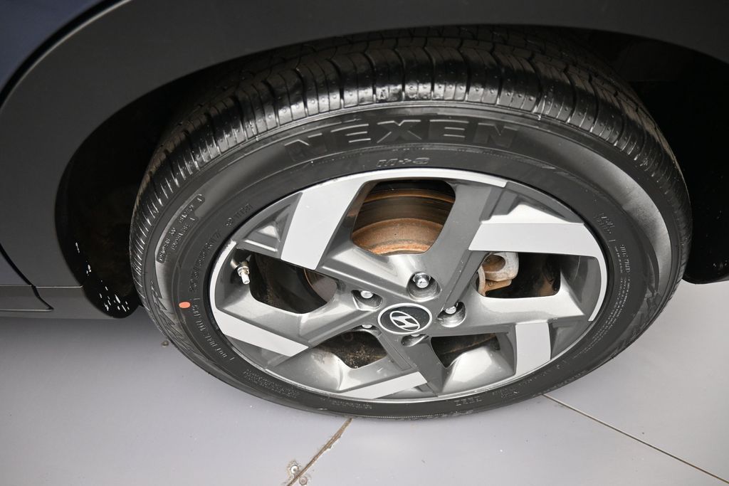 2024 Hyundai Venue Limited - Photo 14