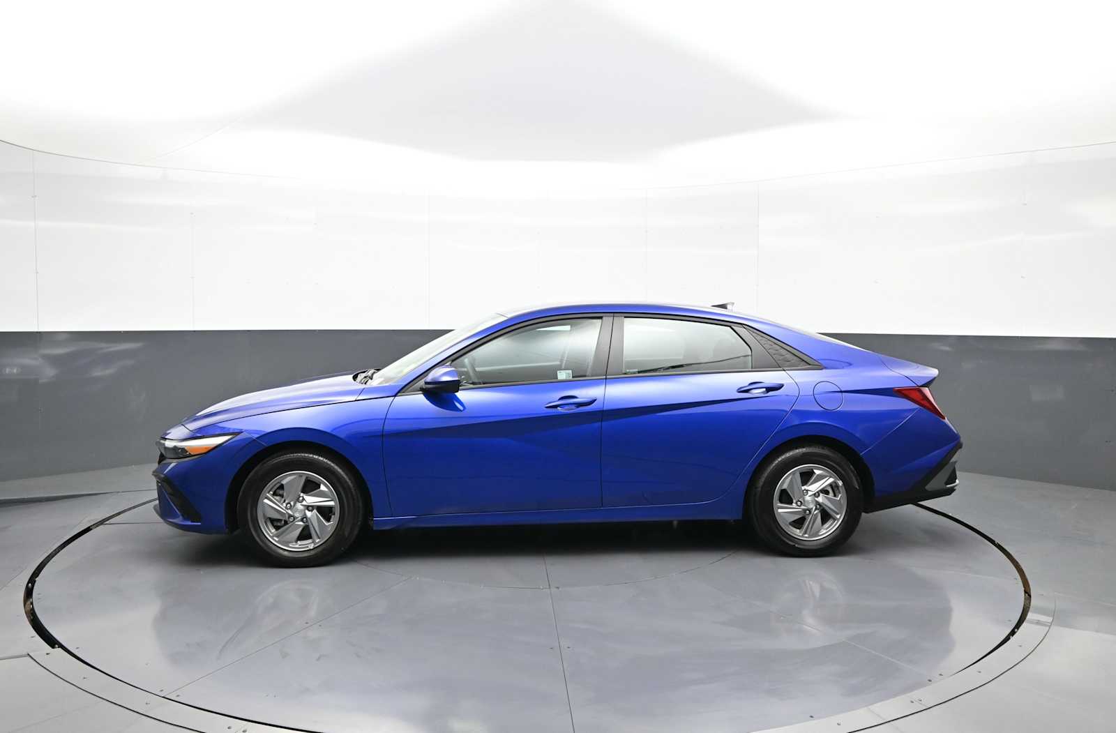 2025 Hyundai Elantra SE - Photo 8