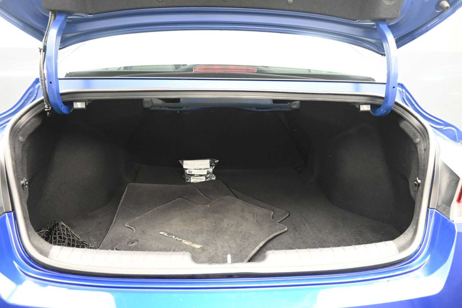 2025 Hyundai Elantra SE - Photo 19