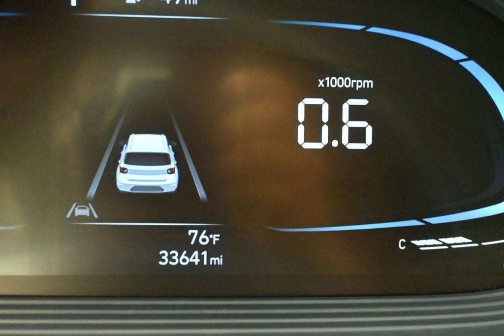 2024 Hyundai Venue Limited - Photo 15