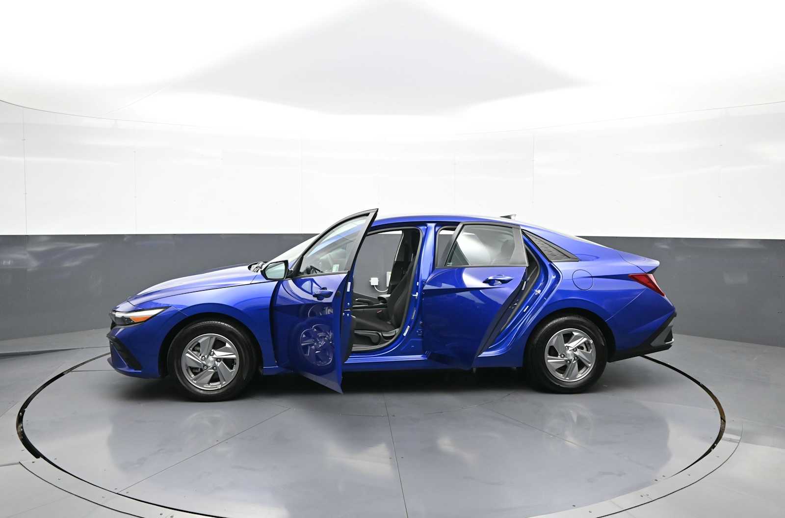 2025 Hyundai Elantra SE - Photo 40