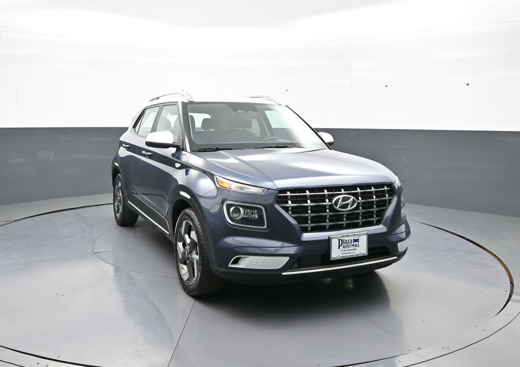 2024 Hyundai Venue Limited - Photo 2